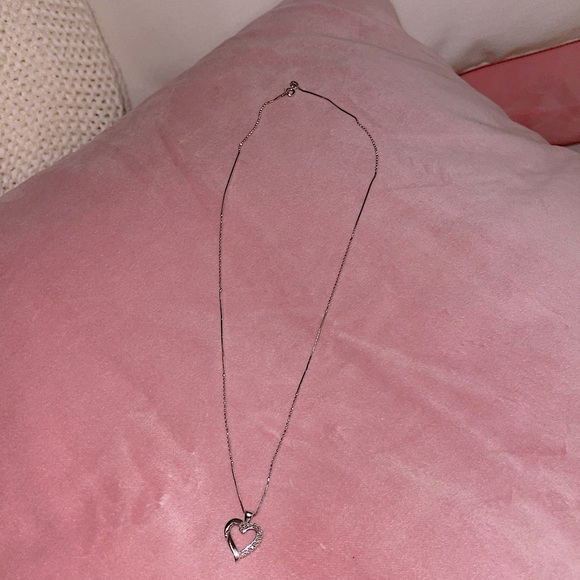 ‼️SOLD‼️ Mappins 10K Heart White Gold Necklace - Picture 5 of 7